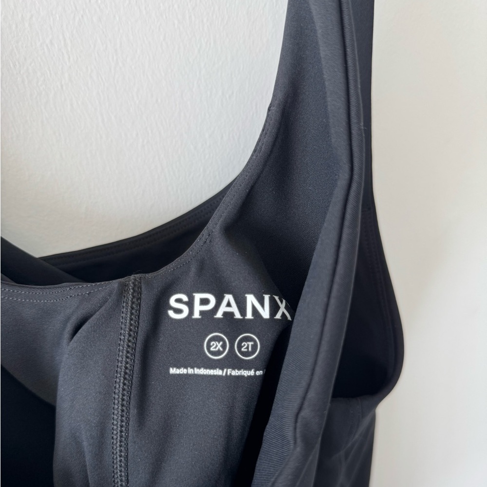 SPANX Contour Crossback Shelf Tank - Picture 5 of 6